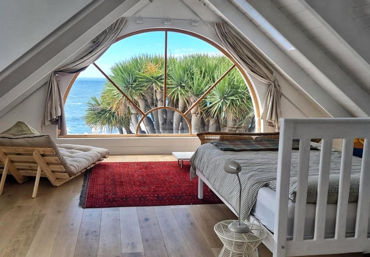 The Dragon Tree Guesthouse カーク・ベイ エクステリア 写真