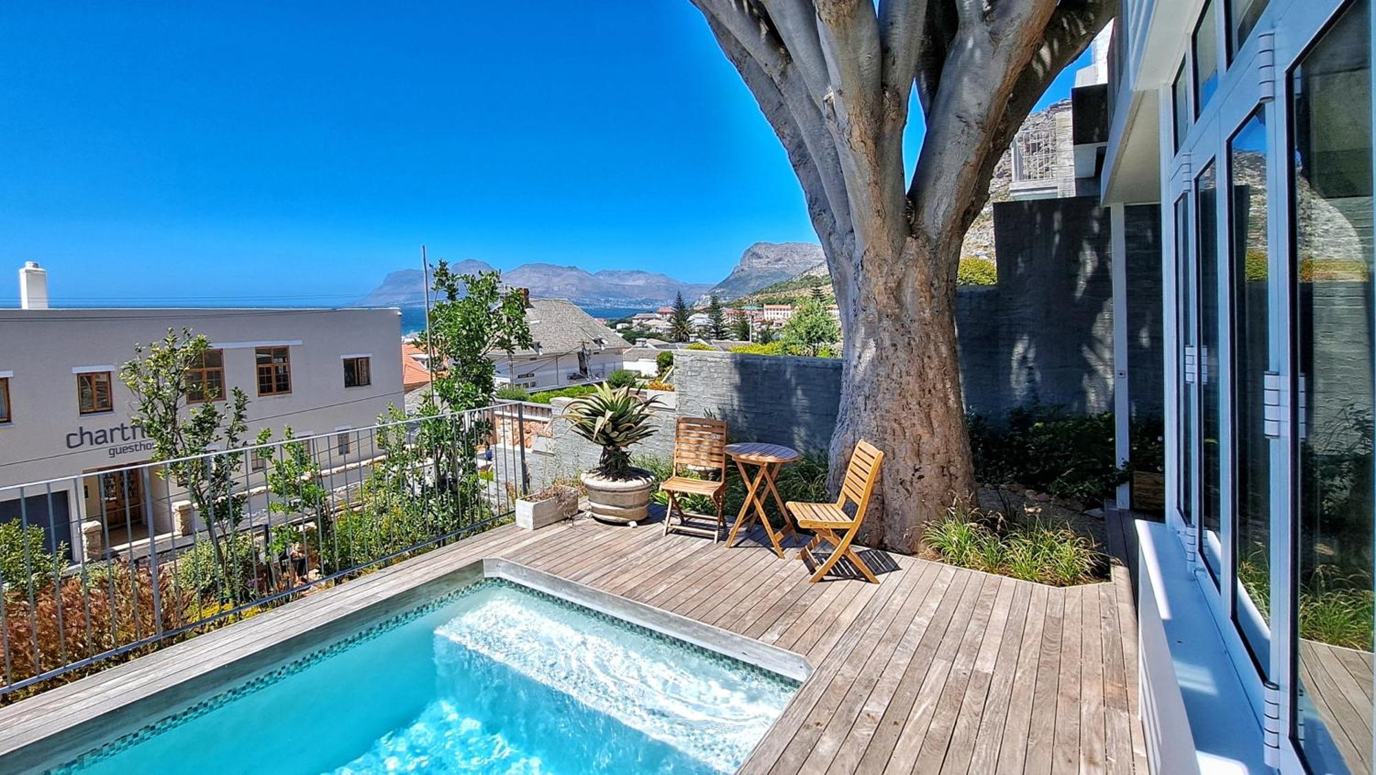 The Dragon Tree Guesthouse カーク・ベイ エクステリア 写真