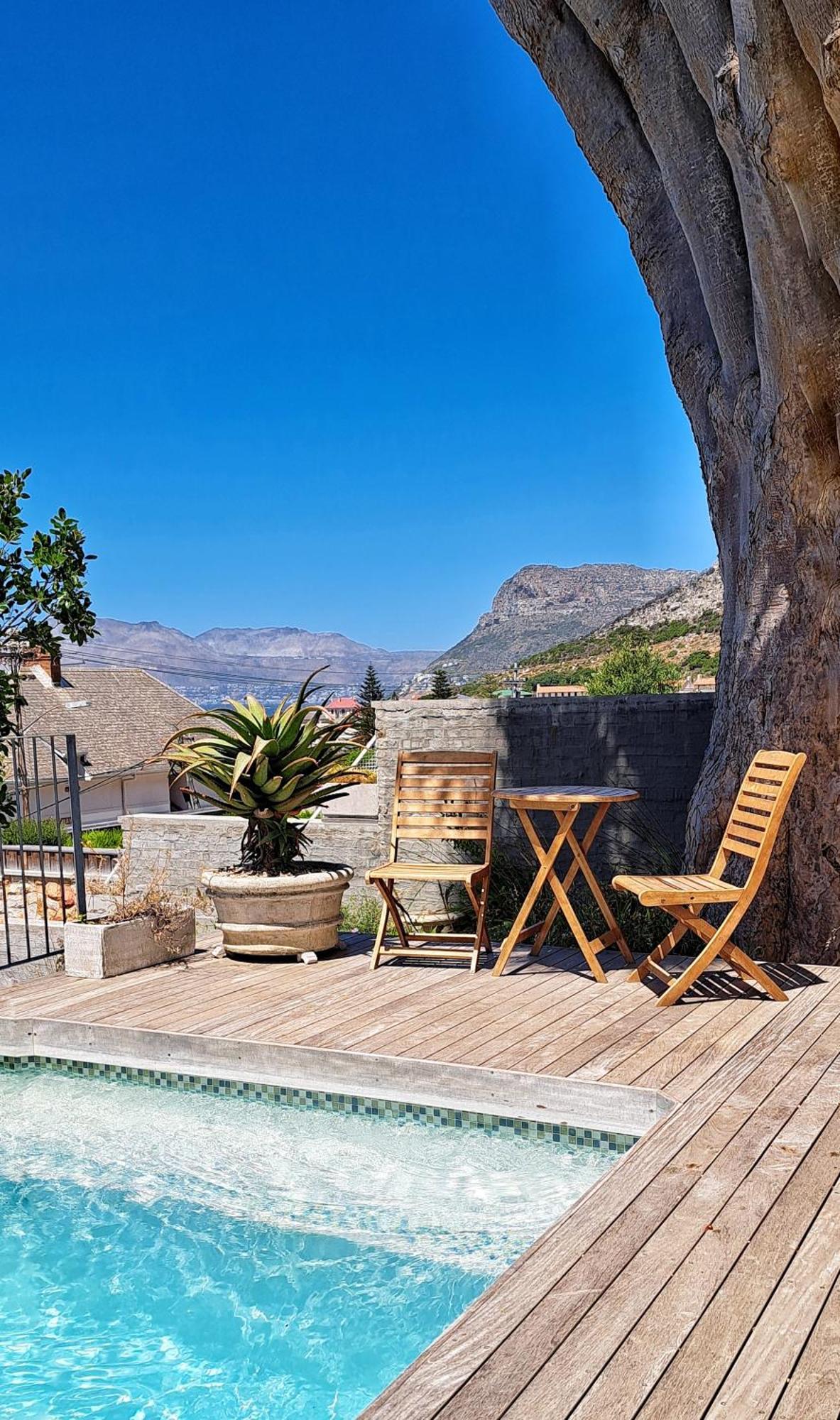 The Dragon Tree Guesthouse カーク・ベイ エクステリア 写真