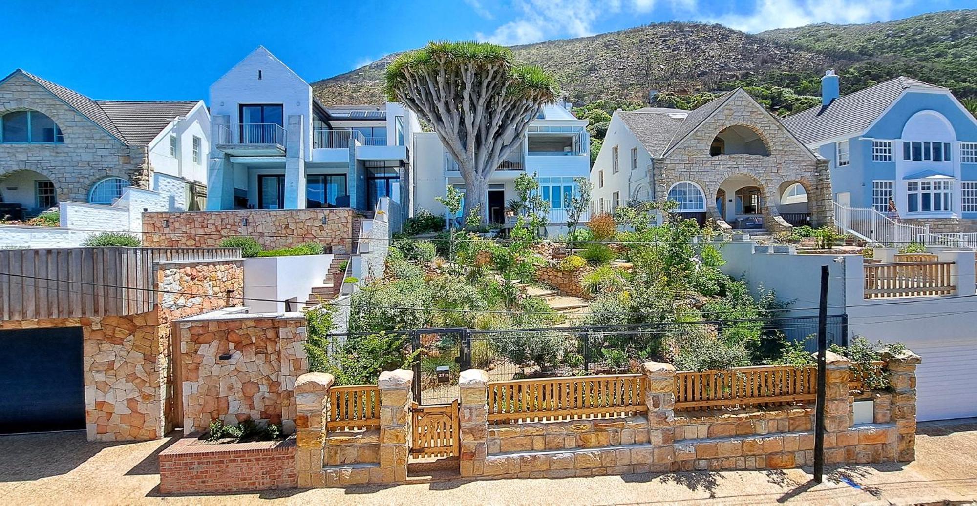 The Dragon Tree Guesthouse カーク・ベイ エクステリア 写真